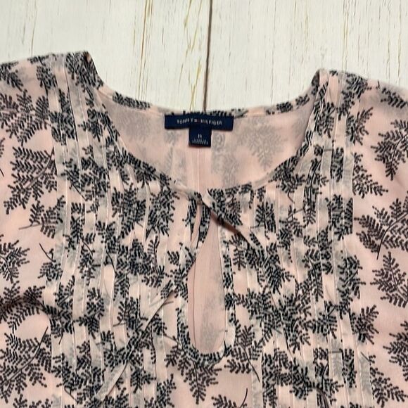 Tommy Hilfiger woman’s sheer BoHo style blouse. Size M. - Picture 4 of 9